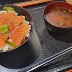 用户对于海鮮丼の駅前 阪神梅田店的评论图