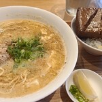 用戶對於豆富食堂的評論圖
