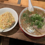 用户对于有吉商店 渡辺通り店的评论图