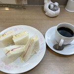 User's review image for CAFE 梅の木