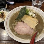 用户对于らー麺 山さわ的评论图
