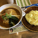 用户对于スープカレー トムトムキキル的评论图