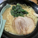 用戶對於横浜家系ラーメン 極豚家的評論圖