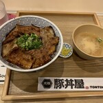 用户对于元祖豚丼屋 TONTON 船場センタービル10号館店的评论图
