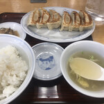 用户对于ぎょうざの満洲 中河原駅前店的评论图