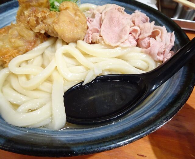 用戶對於自家製さぬきうどんと肉 新橋甚三的評論高清圖
