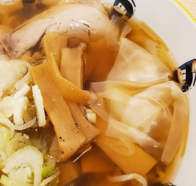 用户对于ワンタンメンの満月 三鷹店的评论高清图