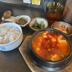用户对于韓国スープ定食 ピニョ食堂的评论图