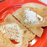 用户对于Ya Kun Kaya Toast 霞が関ビル店的评论图