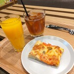 用戶對於LAMP LIGHT BOOKS CAFE的評論圖