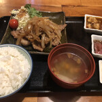 用户对于三五食堂的评论图