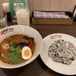 用户对于札幌スープカレー専門店エスパーイトウ 八軒総本店的评论图