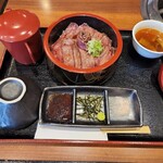 用户对于焼肉食道 しんしん的评论图