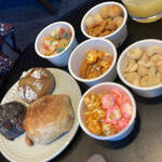用户对于TSUTAYA BOOKSTORE SHARE LOUNGE MARUNOUCHI的评论图