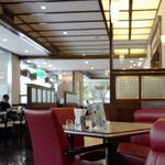 用户对于ロイヤルホスト 新宿三井ビル店的评论图