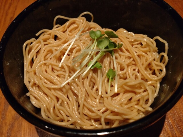 用戶對於八文字的評論高清圖