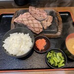 用戶對於感動の肉と米 新橋店的評論圖