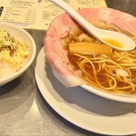 用户对于ラーメン 大戦争 和泉店的评论图