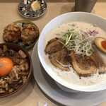 用户对于鶏白湯そば 燠的评论图