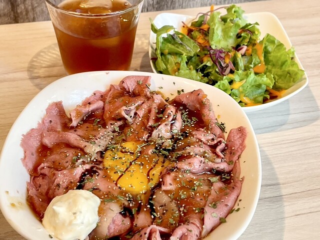 用户对于Kalm Cafe&Bar的评论高清图