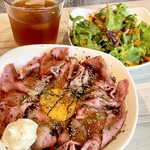 用户对于Kalm Cafe&Bar的评论图
