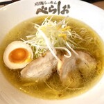 User's review image for 泡系しおとんこつラーメン べらしお 総本店