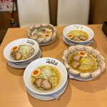 User's review image for 泡系しおとんこつラーメン べらしお 総本店