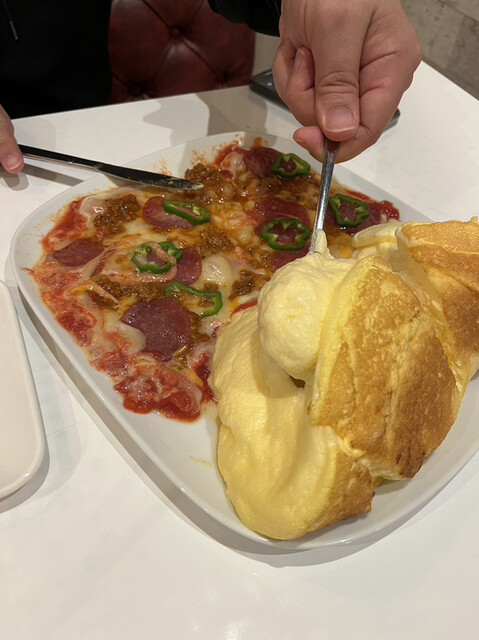 User's recommendation image for シカゴピザ＆スフレオムレツ Meat&Cheese ARK2nd 新宿店