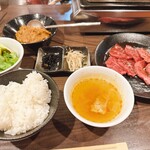 用戶對於黒毛和牛焼肉 白か黒的評論圖