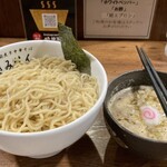 用户对于江戸前煮干中華そば きみはん 総本店的评论图