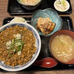 用户对于炭火焼豚丼 七凛茶屋坊ず的评论图