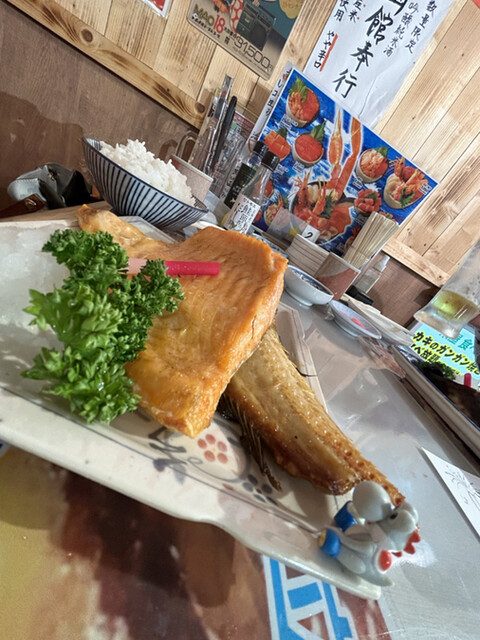 用户对于函館朝市 栄屋 よさこい食堂的评论高清图