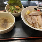 用户对于つけ麺本舗 ぐうりんだい的评论图