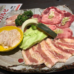用户对于焼肉菜包・朴然 昭和店的评论图