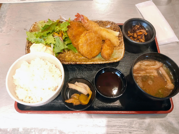 用戶對於地魚酒場 魚八商店 鶴橋店的評論圖
