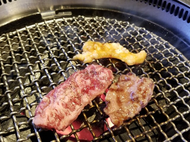用户对于和牛焼肉ブラックホール 池袋西口店的评论高清图