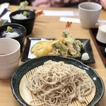 用户对于秋月的评论图