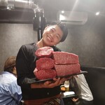用户对于広尾 焼肉 暴飲暴食的评论图