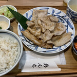 User's review image for あんちすてーき とろろ麦めし 豚丸