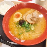 用戶對於えび豚骨拉麺 春樹 南砂町スナモ店的評論圖