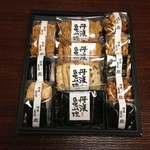 用户对于保津川あられ本舗 霰館 工場直売店的评论图