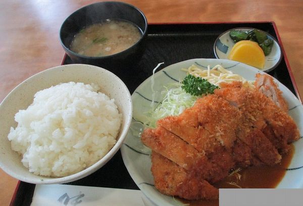 用户对于お食事処 まつもと的评论图