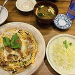 用户对于かつかつとんとん的评论图