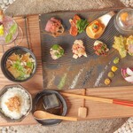 restaurant cover