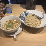 本田麺業 神田西口駅前店的實拍圖