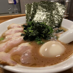 recommendations for 神楽坂家系ラーメン モンタナ