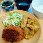 都庁第一本庁舎32階職員食堂的實拍圖