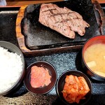 感動の肉と米 新橋店的實拍圖