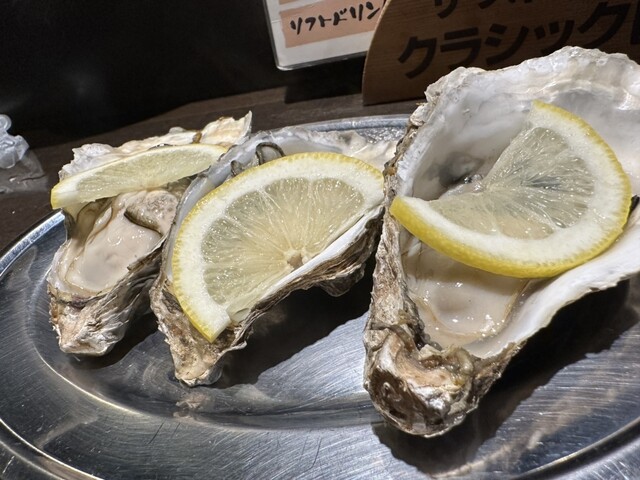 炉ばた屋 鶴吉 出抜小路店的实拍高清图