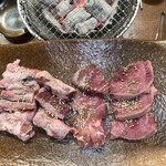 熟成豚ホルモン えいじ的實拍圖